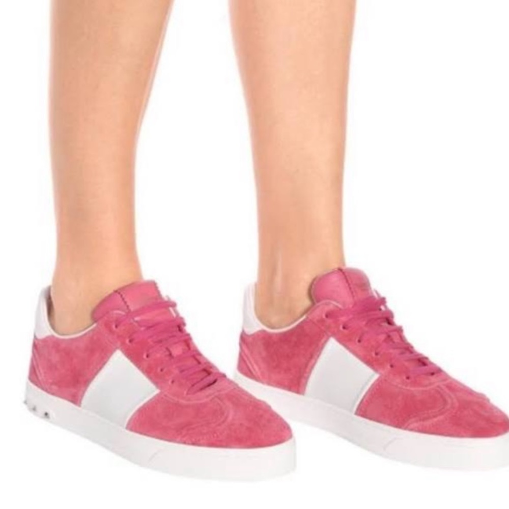New in box Valentino rock stud sneakers size 9